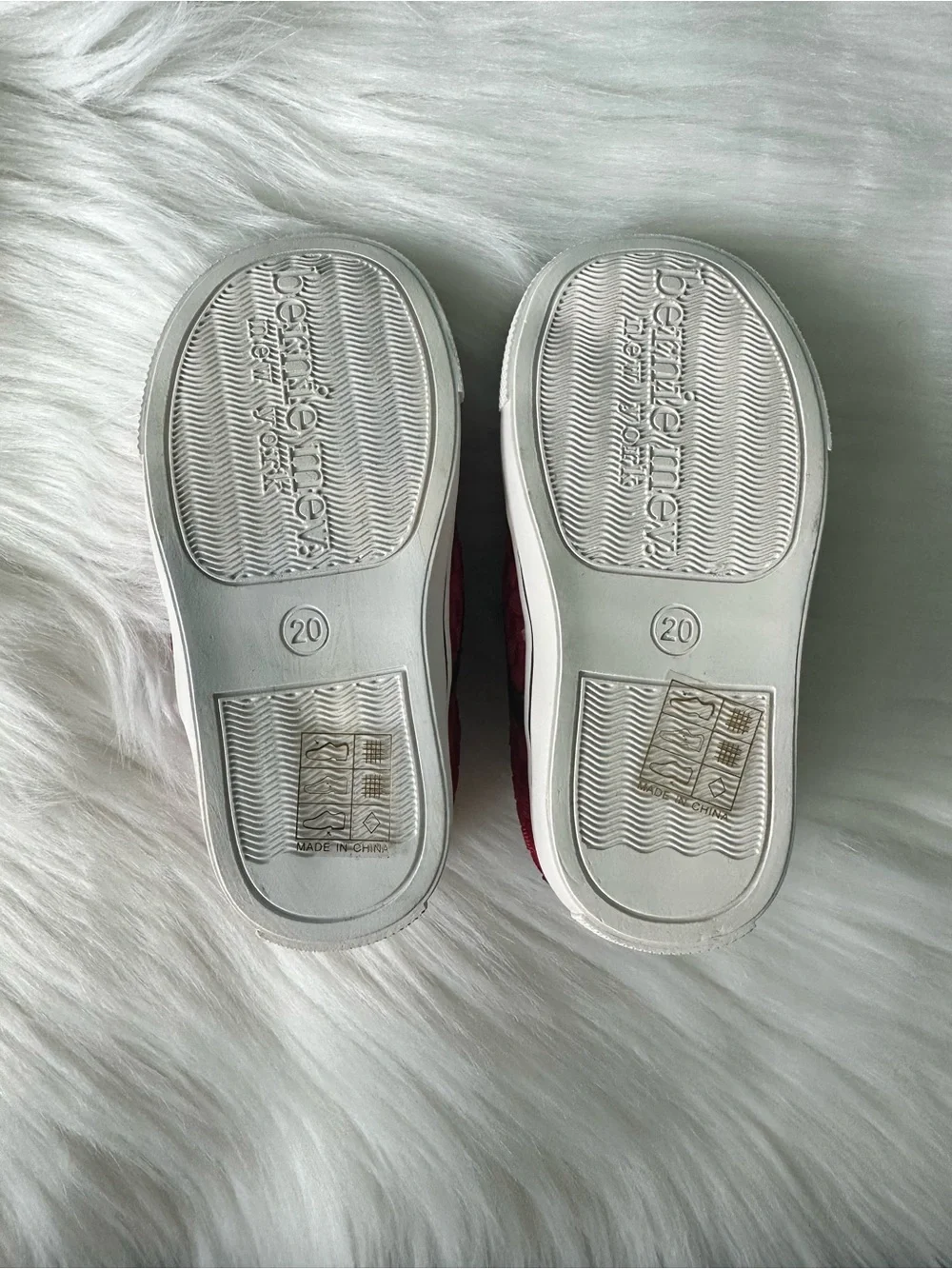 bernie mev. Red Slip-On Kids Sneakers with Black Trim Size 20 EU/ 5 US